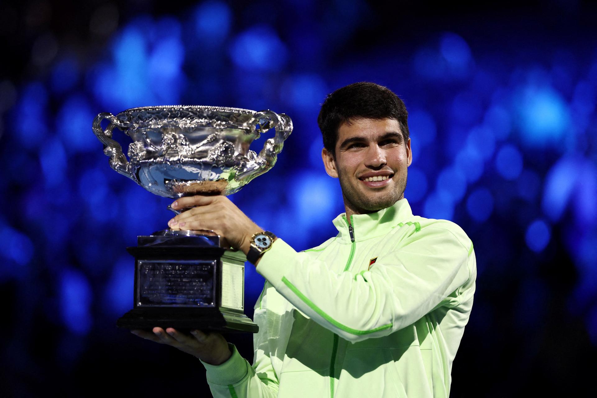 Španiel Alcaraz ovládol Australian Open. Po triumfe nad Djokovičom skompletizoval kariérny grandslam