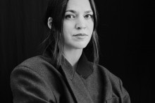 Andrea Pojezd&aacute;lov&aacute; je odevn&aacute; a kost&yacute;mov&aacute; dizajn&eacute;rka a v&yacute;tvarn&iacute;čka. FOTO: Jan Dobr&iacute;k