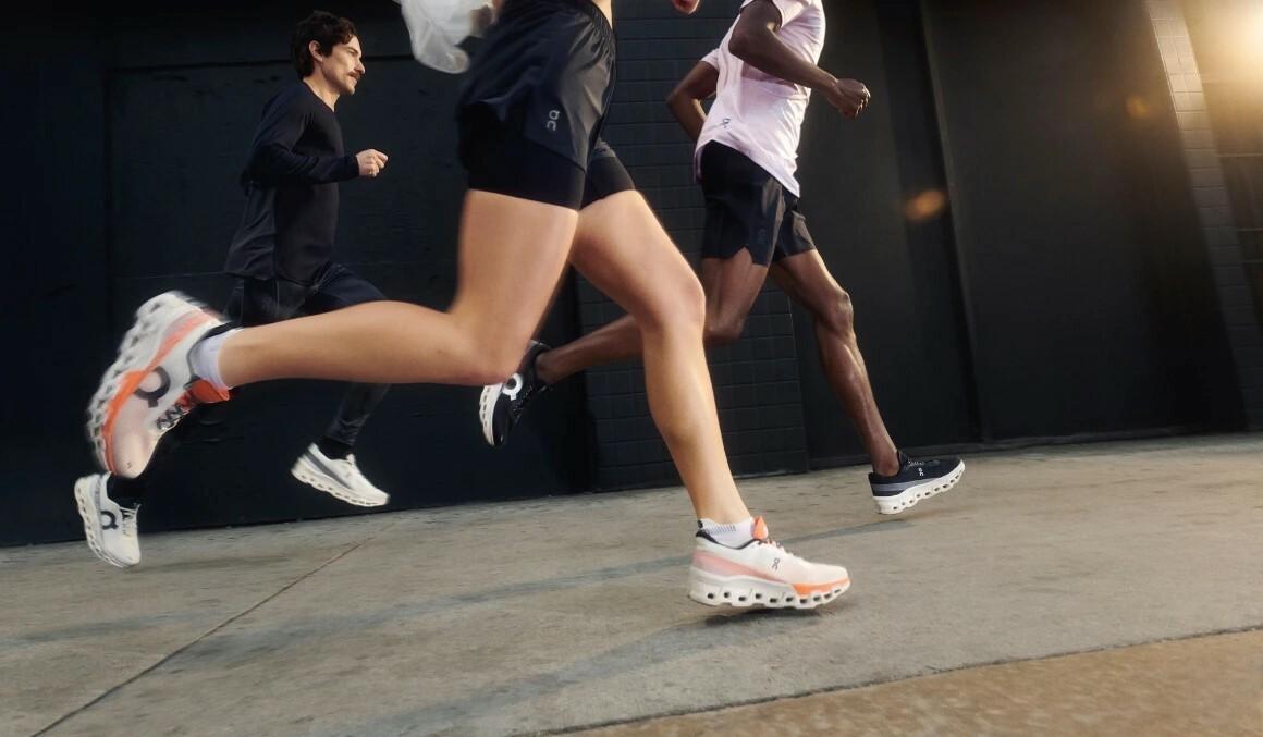 Ako si správne vybrať bežecké topánky: cesta verzus trail