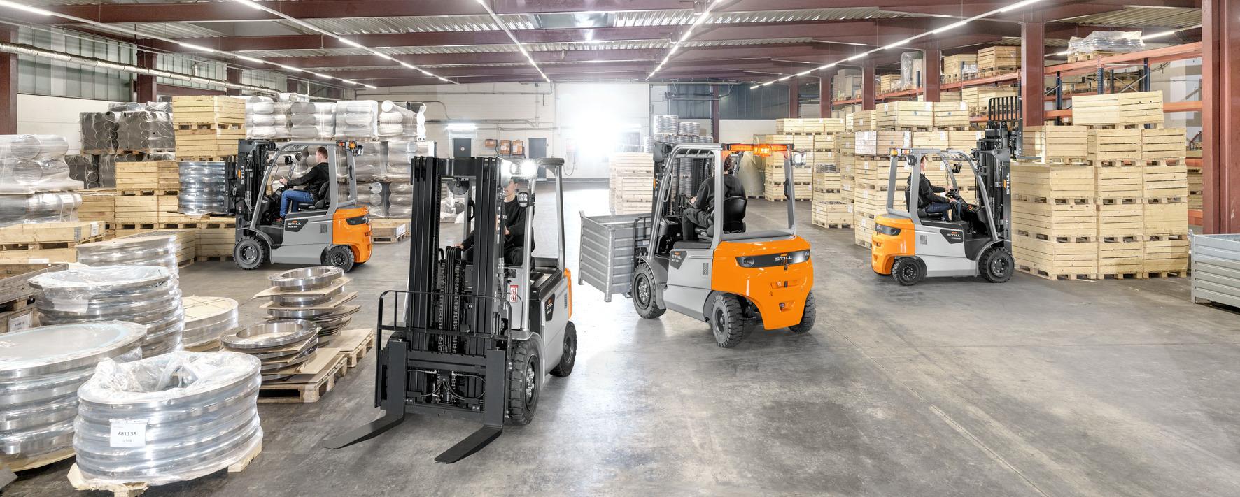 Prečo slovenské firmy vymieňajú manuálne vysokozdvižné vozíky za elektrické?