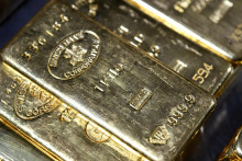 Spotov&aacute; cena zlata klesla o 3,6 percenta na približne 3931,96 eura za troysk&uacute; uncu. FOTO: Reuters