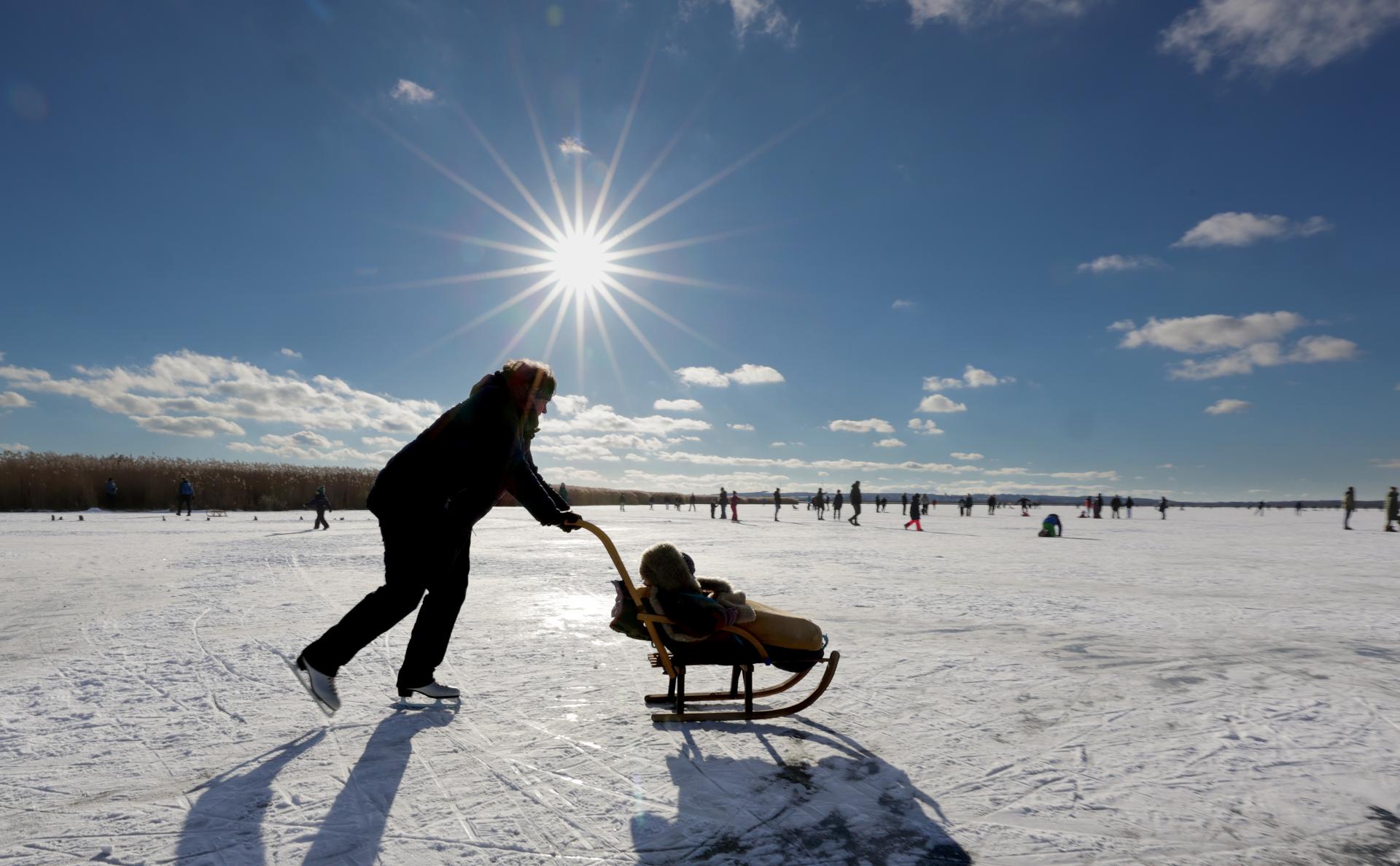 Do energopomoci nečakane zasiahli tuh&eacute; mrazy. &Uacute;čet nafukuje aj ďal&scaron;&iacute; faktor, kto to cel&eacute; zaplat&iacute;? (Br&iacute;fing HN)