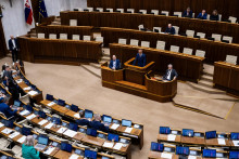 Na sn&iacute;mke poslanci počas 46. sch&ocirc;dze N&aacute;rodnej rady v Bratislave. FOTO: TASR/Jakub Kotian
