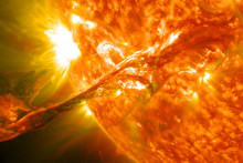 Slnečn&aacute; erupcia