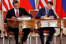 Barack Obama a Dmitrij Medvedev, ktor&iacute; boli vtedaj&scaron;&iacute;mi prezidentmi USA a Ruska. FOTO: Reuters