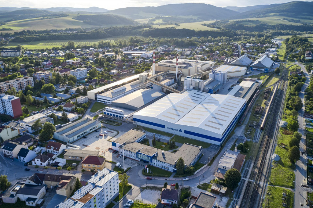 Priemyseln&eacute; haly v Nem&scaron;ovej. FOTO: Arch&iacute;v HN
