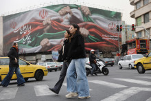 Ženy v Teher&aacute;ne. FOTO: Reuters
