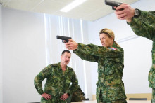 Kr&aacute;ľovn&aacute; M&aacute;xima začala v&yacute;cvik ako z&aacute;ložn&iacute;čka pr holandsk&uacute; arm&aacute;du. FOTO: Ministerstvo obrany Holandska