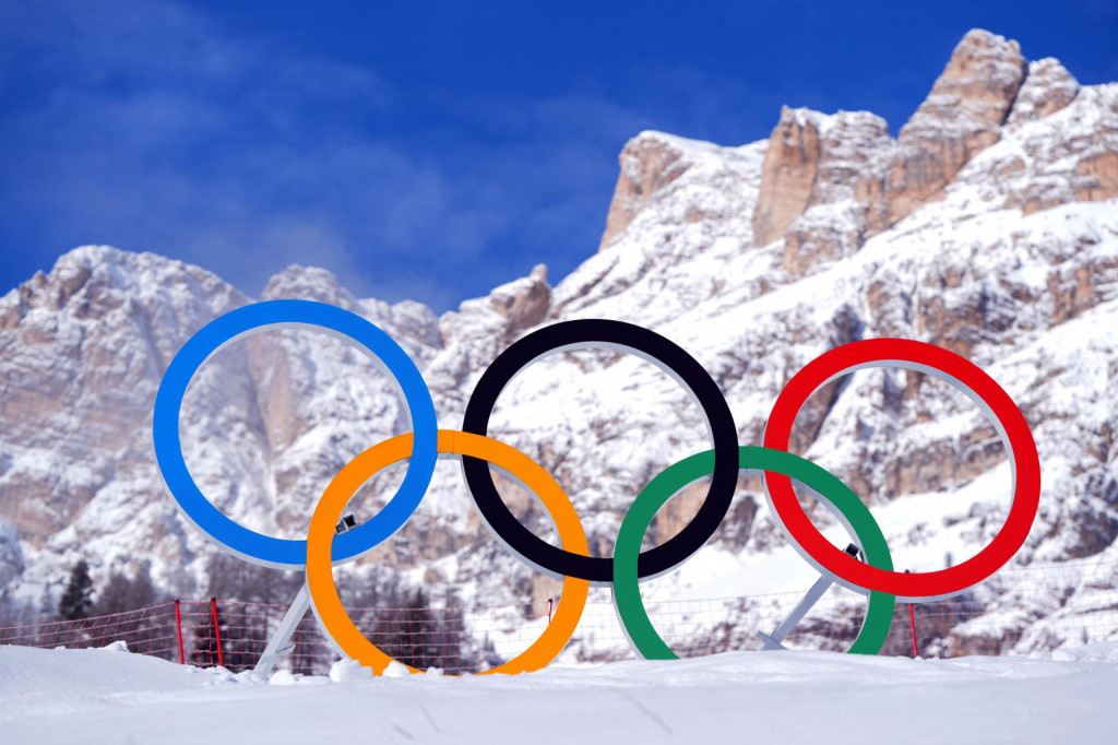 Olympijsk&eacute; kruhy v Tofane Alpine Skiing Centre. FOTO: REUTERS