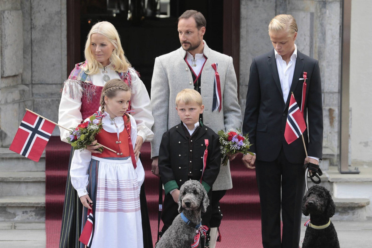 N&oacute;rska korunn&aacute; princezn&aacute; vyjadrila ľ&uacute;tosť nad svoj&iacute;m priateľstvom s Epsteinom