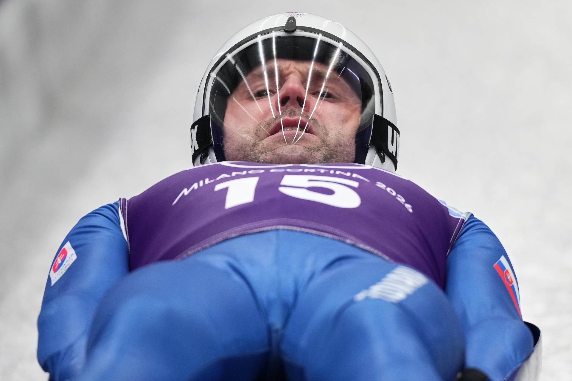 Slovenský sánkar Ninis nebol spokojný s dnešnými tréningovými jazdami. V sobotu ho čaká ostrý štart