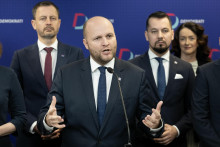 Jaroslav Naď a členovia strany Demokrati. FOTO: TASR/Pavel Neubauer