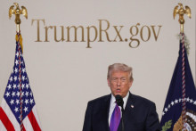 Trump ozn&aacute;mil, že prostredn&iacute;ctvom tejto str&aacute;nky bud&uacute; pon&uacute;kať svoje lieky na chudnutie aj farmaceutick&eacute; giganty Eli Lilly a Novo Nordisk. FOTO: REUTERS