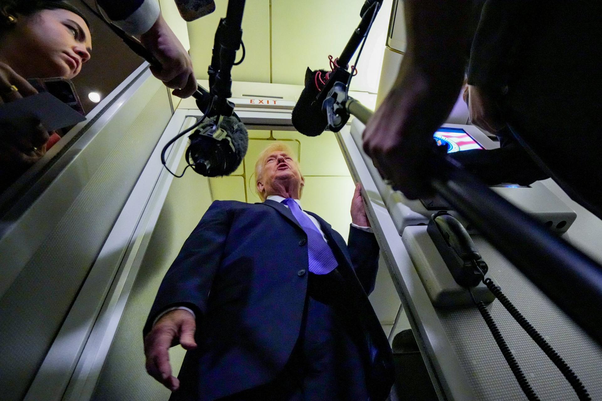 Rozhovory s Ir&aacute;nom boli veľmi dobr&eacute;, pokračuj&uacute; na bud&uacute;ci t&yacute;ždeň, povedal Trump