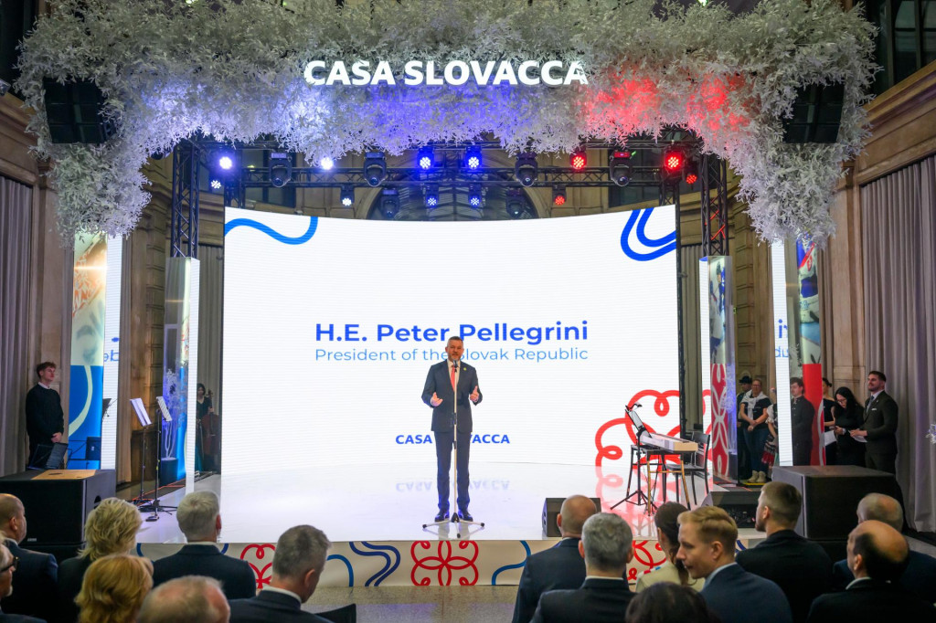 Prezident Peter Pellegrini počas otvorenia Slovensk&eacute;ho olympijsk&eacute;ho domu - Casa Slavacca na zimn&yacute;ch olympijsk&yacute;ch hr&aacute;ch v Mil&aacute;ne. FOTO: TASR/Jaroslav Nov&aacute;k