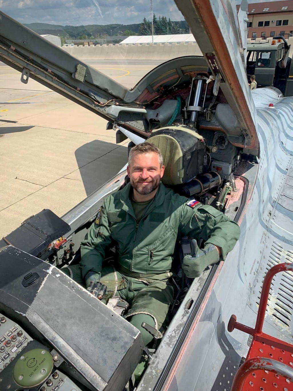 Podľa prezidenta Petra Pellegriniho bolo chybou, že sa Slovensko zbavilo st&iacute;hačiek MiG-29, za ktor&eacute; v tom čase nemalo žiadnu n&aacute;hradu. FOTO: Facebook/Peter Pellegrini