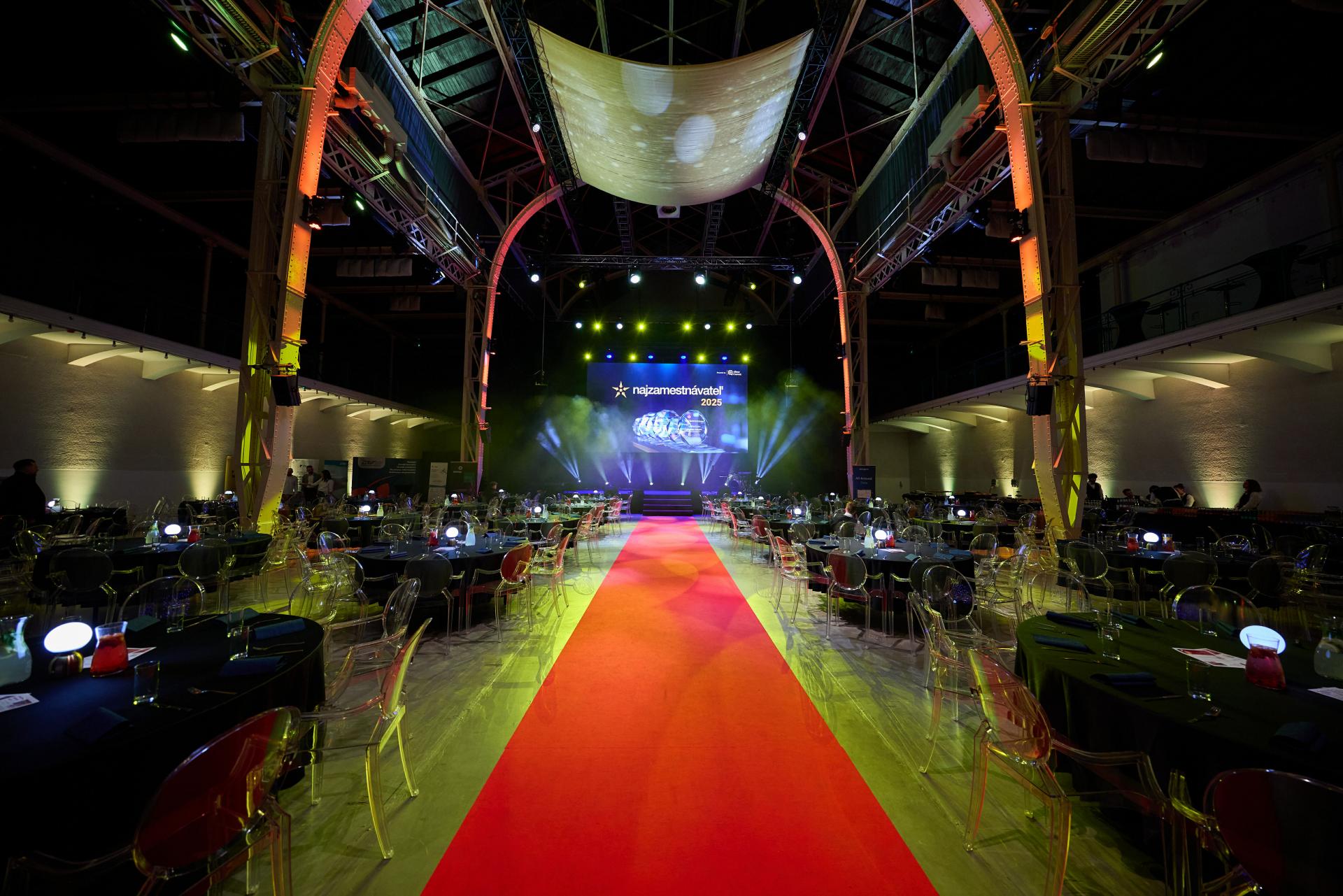 Mecom potvrdzuje pozíciu lídra: V TOP 10 najzamestnávateľ 2025 ako jediný zástupca potravinárstva