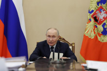 Rusk&yacute; prezident Vladimir Putin vedie zasadnutie vl&aacute;dneho kabinetu o ekonomick&yacute;ch ot&aacute;zkach v Kremli v Moskve 3. febru&aacute;ra 2026. FOTO: TASR/AP