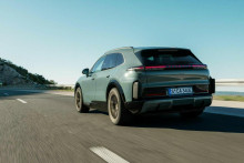 V bratislavskom Volkswagene pribudlo aj elektrick&eacute; Porsche. FOTO: Porsche