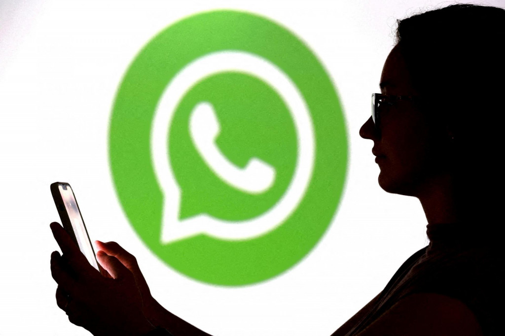 Funkcia WhatsApp Channels, ktor&aacute; umožňuje zdieľať inform&aacute;cie so &scaron;irok&yacute;m publikom, už prekonala v E&Uacute; limit 45 mili&oacute;nov už&iacute;vateľov. FOTO: Reuters