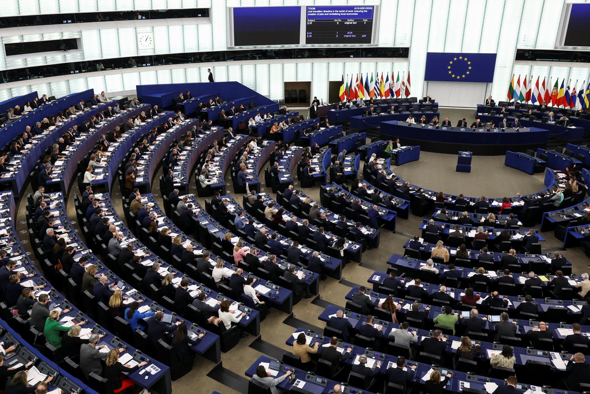 Europoslanci sa dohodli na spoločnom postoji k obchodnej dohode medzi EÚ a USA