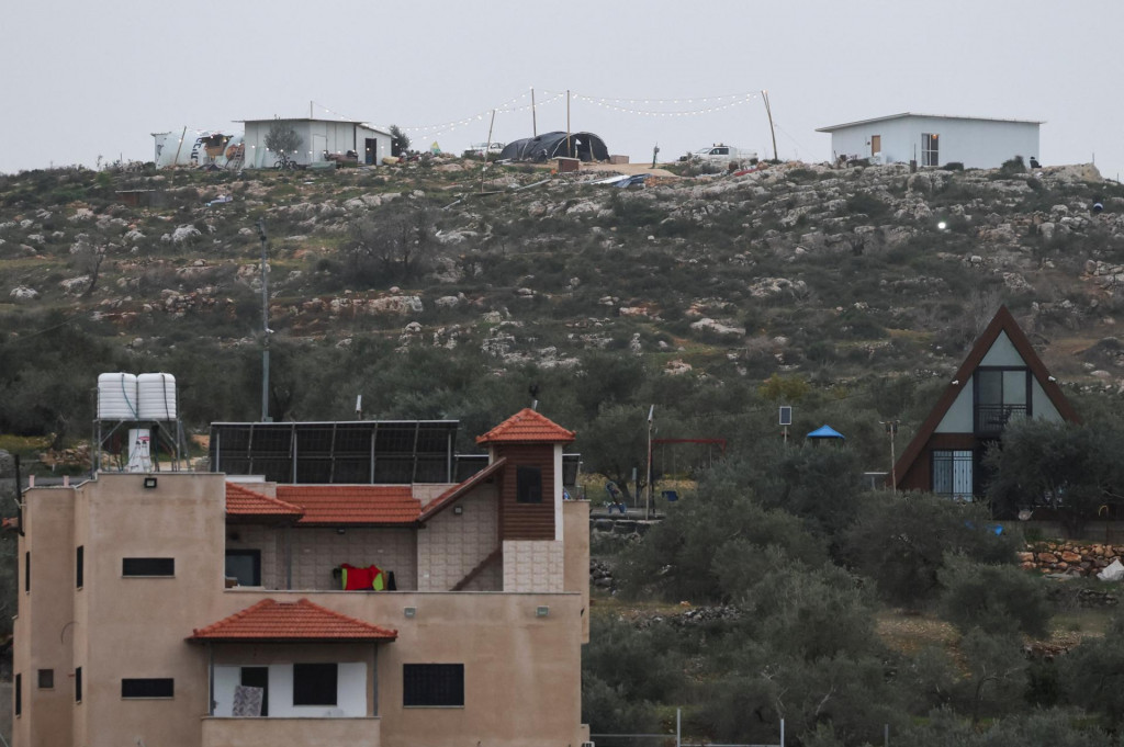 Nov&aacute; izraelsk&aacute; osada neďaleko mesta Beita na izraelskom okupovanom Z&aacute;padnom brehu Jord&aacute;nu. FOTO: Reuters