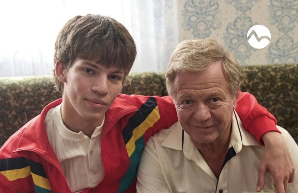 Marko hr&aacute; po boku otca v seri&aacute;li Sľub.