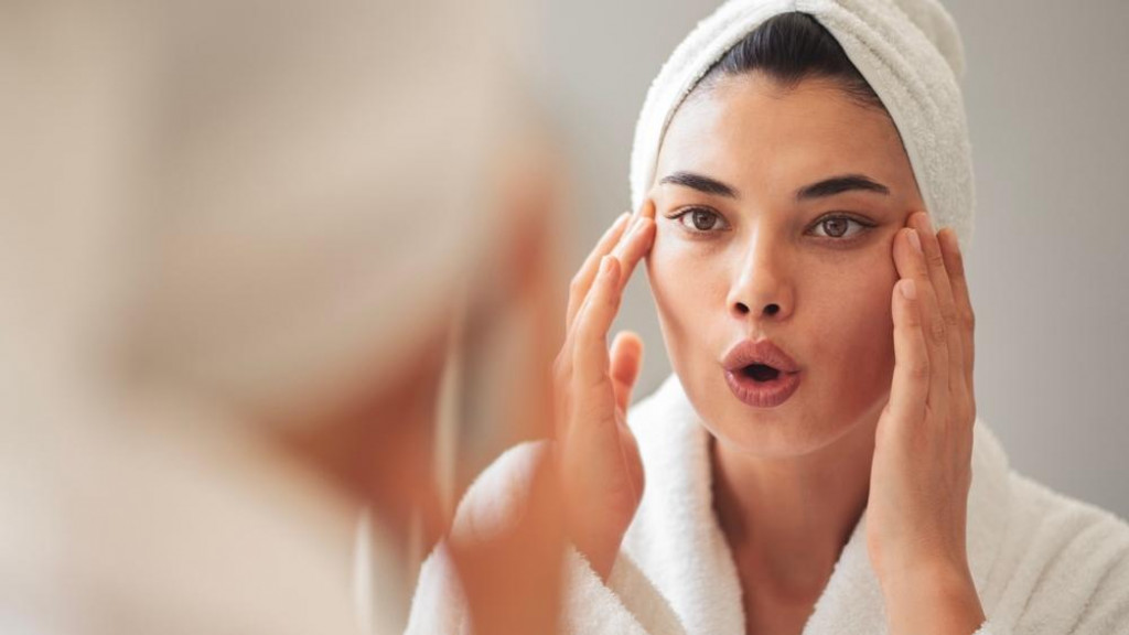 Zbavte sa dvojitej brady vďaka jednoduch&yacute;m cvikom.