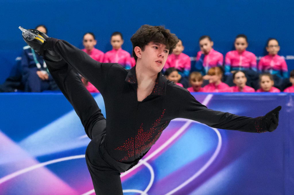 Na sn&iacute;mke slovensk&yacute; krasokorčuliar Adam Hagara počas kr&aacute;tkeho programu mužov na XXV. zimn&yacute;ch olympijsk&yacute;ch hr&aacute;ch v Mil&aacute;ne v utorok 10. febru&aacute;ra 2026. FOTO: TASR/Jaroslav Nov&aacute;k