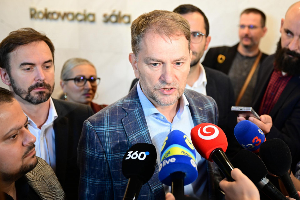 Igor Matovič a poslanci jeho hnutia. FOTO: TASR/Jaroslav Nov&aacute;k