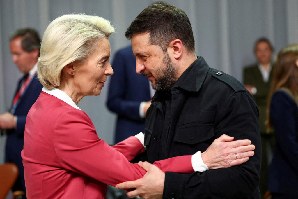 Predsedn&iacute;čka Eur&oacute;pskej komisie Ursula von der Leyenov&aacute; a ukrajinsk&yacute; prezident Volodymyr Zelenskyj. FOTO: Reuters