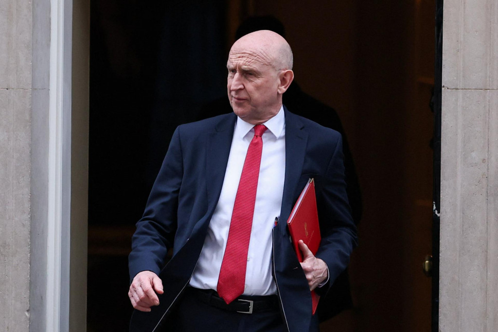 Minister obrany Spojen&eacute;ho kr&aacute;ľovstva John Healey. FOTO: REUTERS