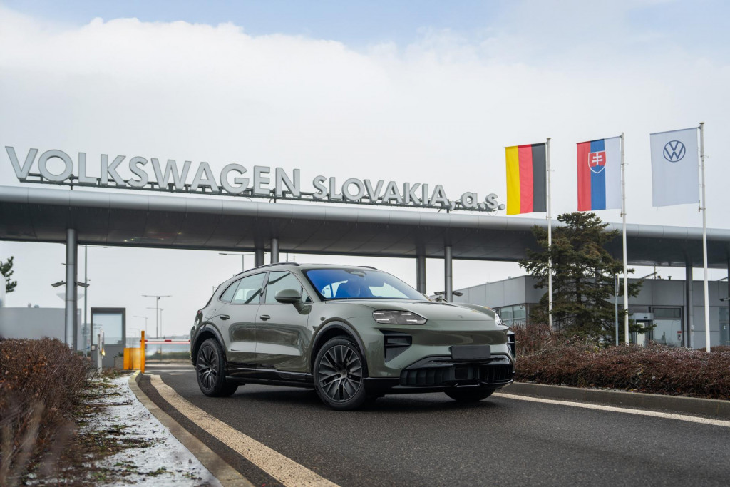 Porsche Cayenne Electric