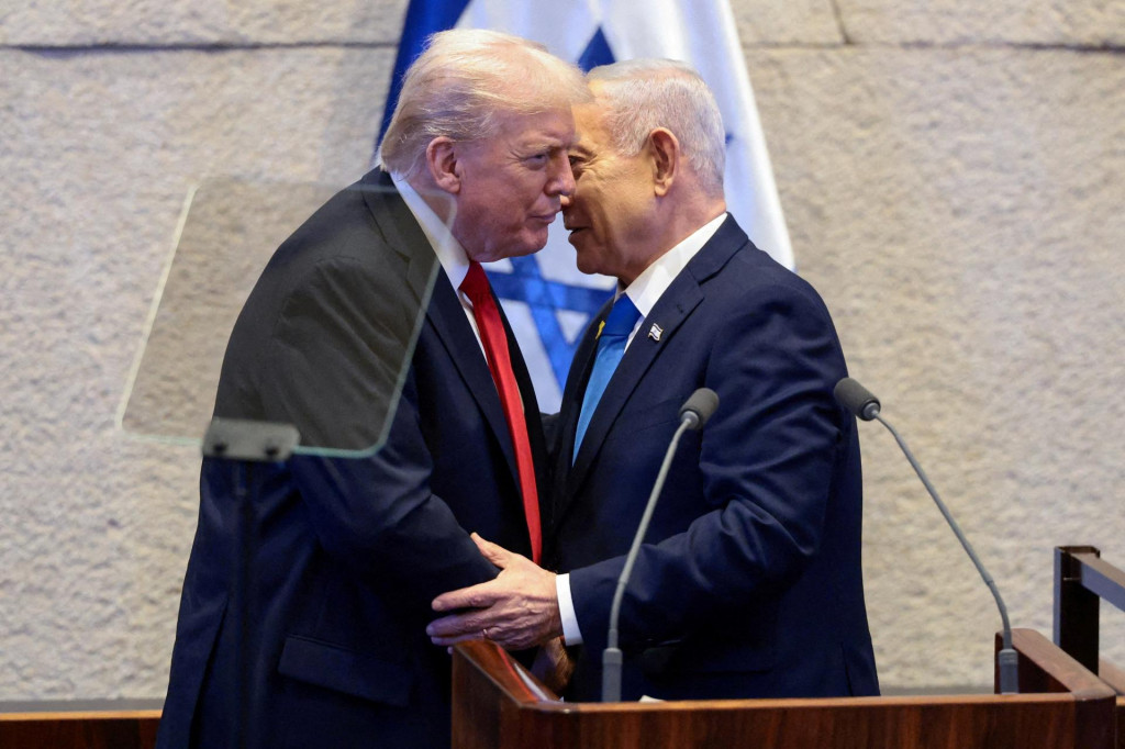 Americk&yacute; prezident Donald Trump a izraelsk&yacute; premi&eacute;r Benjamin Netanjahu. FOTO: Reuters