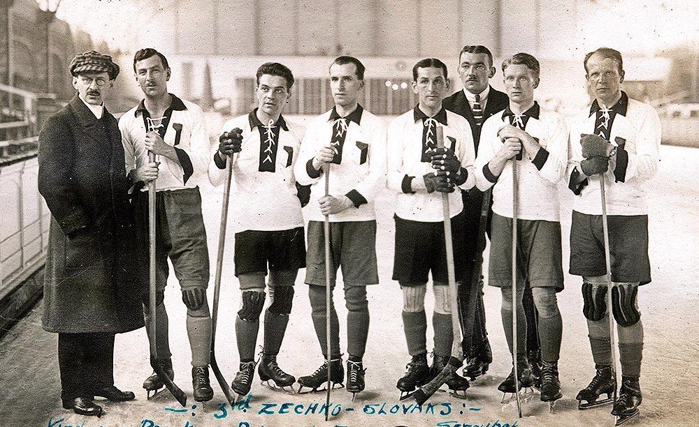 Kanaďania krútili hlavami: Bizarná cesta k olympijskému bronzu, po debakloch naň hokejistom stačil jeden gól