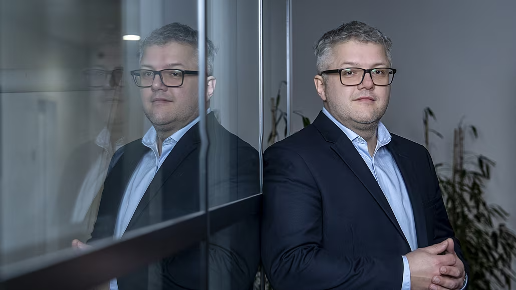 Zlato špekulanti nepokazia. Vyhrá, kto kupuje po malých čiastkach, vysvetľuje analytik