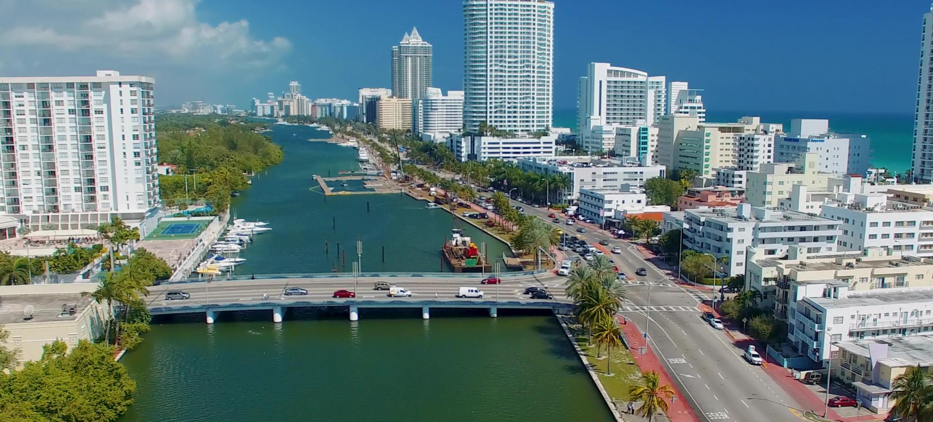 VIDEO: Ostrov miliardárov pri Miami láka ďalšie mocné meno. Takto vyzerajú vily, v ktorých tam žijú