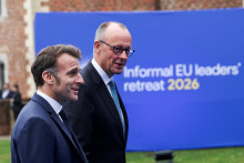 Nemeck&yacute; kancel&aacute;r Friedrich Merz a franc&uacute;zsky prezident Emmanuel Macron. FOTO: Reuters