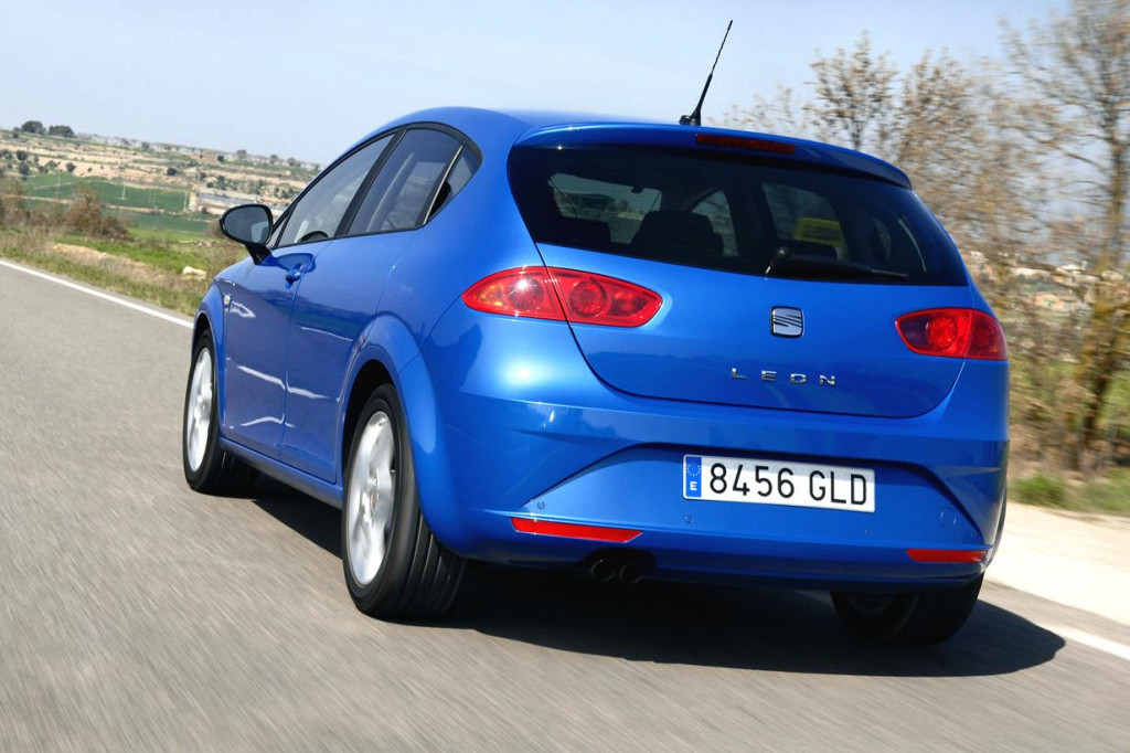Seat Leon jazden&eacute; auto jazdenka FOTO: Netcarshow.com