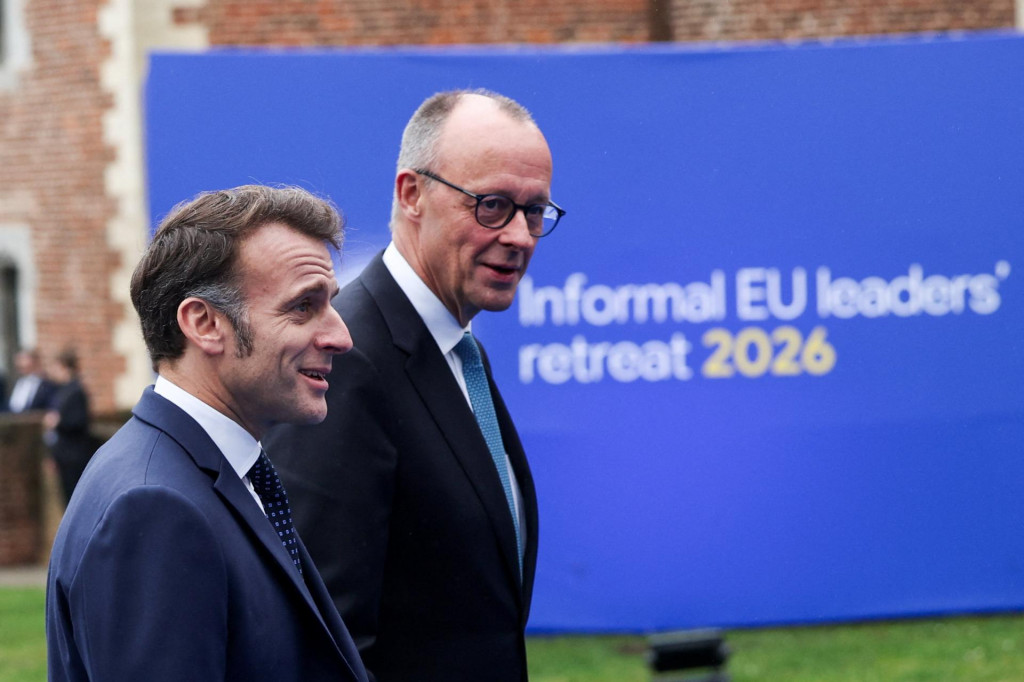 Nemeck&yacute; kancel&aacute;r Friedrich Merz a franc&uacute;zsky prezident Emmanuel Macron. FOTO: Reuters
