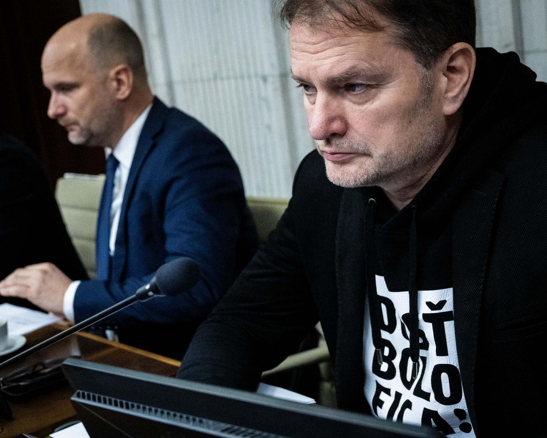 Matovič sa mal v parlamente ospravedlniť, nakoniec kritizoval koalíciu. Situáciu označil za politický proces