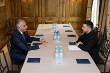Ukrajinsk&yacute; prezident Volodymyr Zelenskyj sa stretol so synom posledn&eacute;ho ir&aacute;nskeho &scaron;acha a predstaviteľom ir&aacute;nskej exilovej opoz&iacute;cie Rezom Pahlav&iacute;m. FOTO: X/Volodymyr Zelenskyj