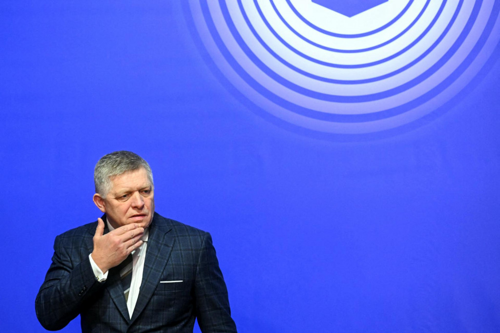 Premi&eacute;r Robert Fico počas neform&aacute;lneho stretnutia l&iacute;drov E&Uacute; v Belgicku 12. febru&aacute;ra 2026. FOTO: Reuters
