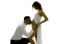 Dominika Star&aacute; s manželom na tehotenskom foten&iacute;.