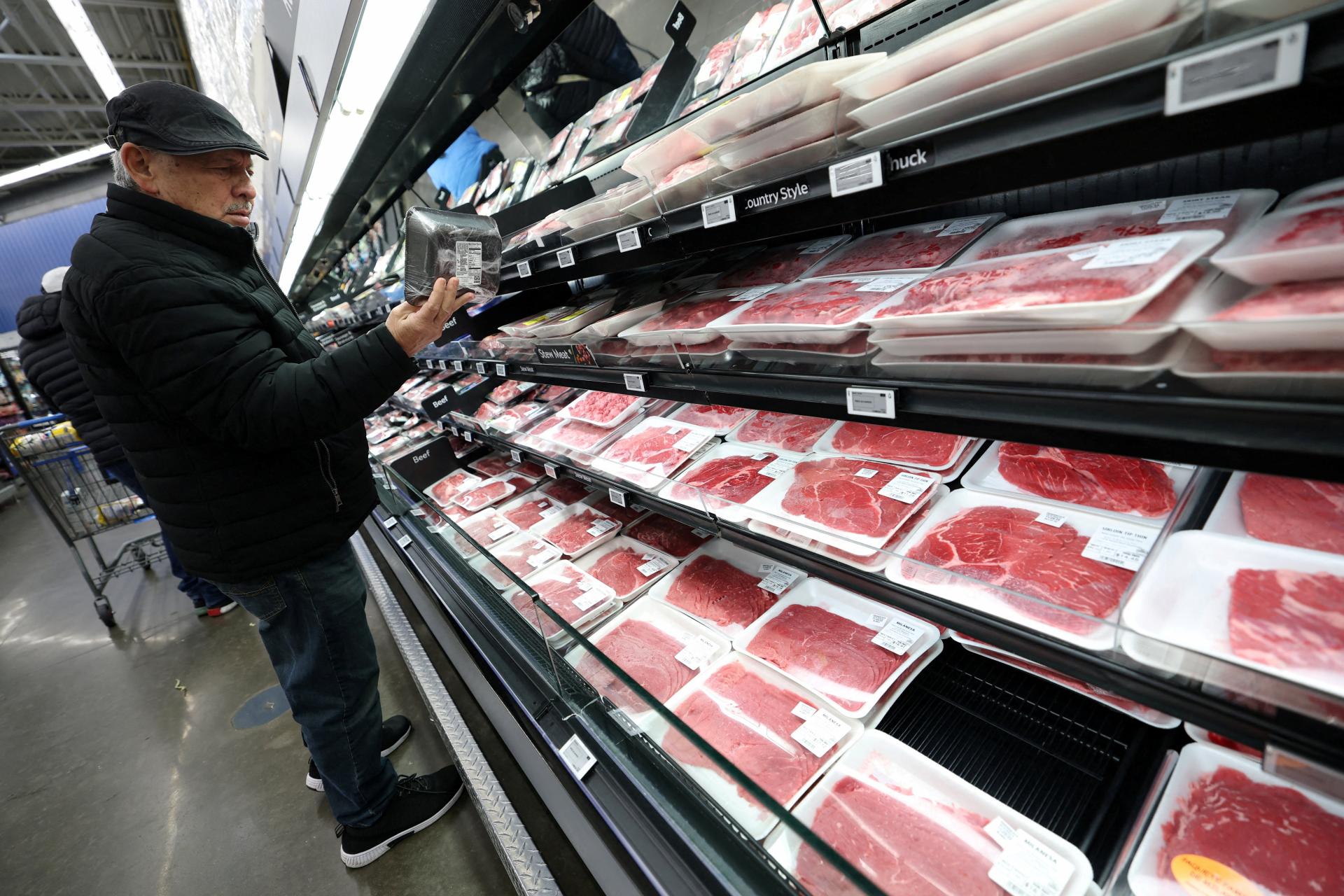 Ceny v reg&aacute;loch ukazuj&uacute; nezvyčajn&yacute; paradox. Ktor&eacute; m&auml;so zlacňuje a ktor&eacute; prudko dražie? (Br&iacute;fing HN)