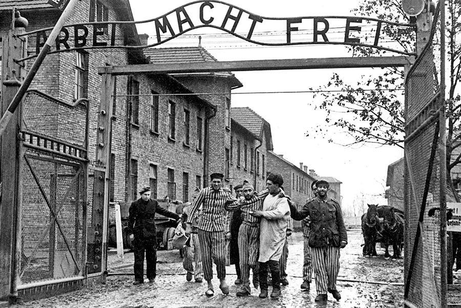 Gr&eacute;cko chce z&iacute;skať sn&iacute;mky nacistick&yacute;ch popr&aacute;v, ktor&eacute; s&uacute; v aukcii na internete