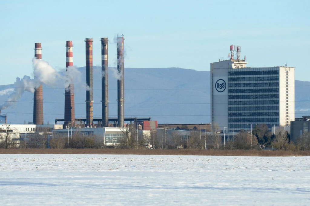 Na sn&iacute;mke fabrika na v&yacute;chode krajiny. FOTO: TASR/F. Iv&aacute;n