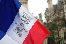 Zdroj bl&iacute;zky vy&scaron;etrovaniu uviedol, že medzi zadržan&yacute;mi je aj asistent poslanca parlamentu z radik&aacute;lne ľavicovej strany Nezlomn&eacute; Franc&uacute;zsko. FOTO: REUTERS