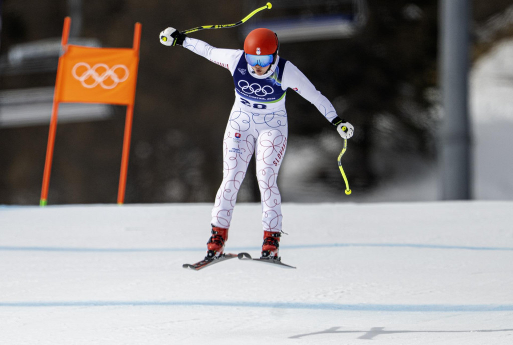Na sn&iacute;mke slovensk&aacute; lyžiarka Katar&iacute;na &Scaron;robov&aacute; v zjazde t&iacute;movej kombin&aacute;cie v alpskom lyžovan&iacute; počas zimn&yacute;ch olympijsk&yacute;ch hier 2026 v talianskej Cortine d&lsquo;Ampezzo v utorok 10. febru&aacute;ra 2026. FOTO: TASR/Martin Baumann