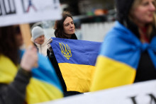 Protest neďaleko s&iacute;dla OSN v deň mierov&yacute;ch rozhovorov medzi Ruskom a Ukrajinou sprostredkovan&yacute;ch USA v Ženeve. FOTO: Reuters